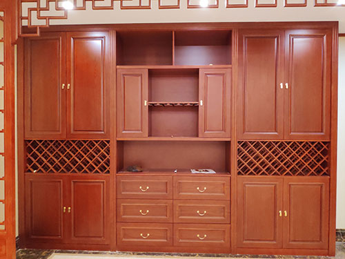 衡东中式家居装修之中式酒柜装修效果图